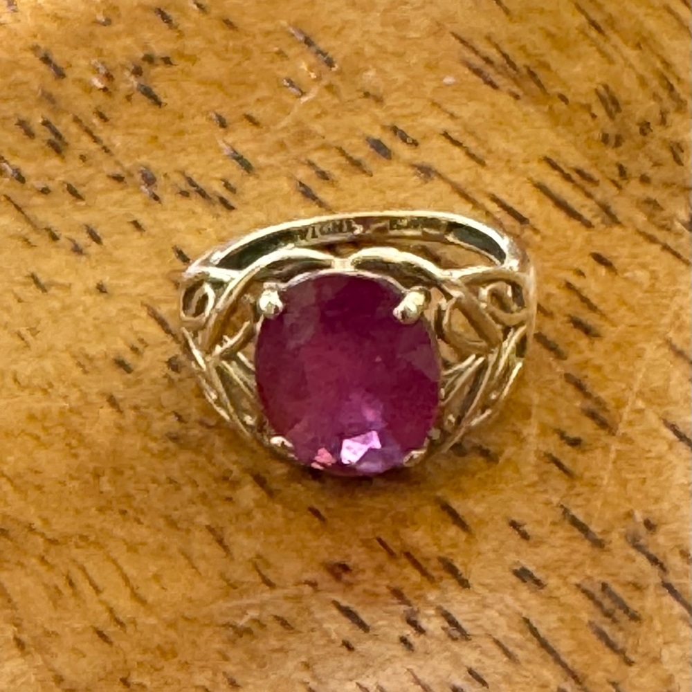 Ruby Ring, 10K Yellow gold, Size 6